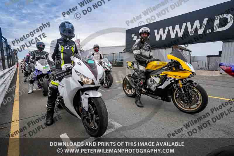 donington no limits trackday;donington park photographs;donington trackday photographs;no limits trackdays;peter wileman photography;trackday digital images;trackday photos